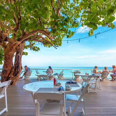 Travellers Beach Resort Negril Bagian luar foto