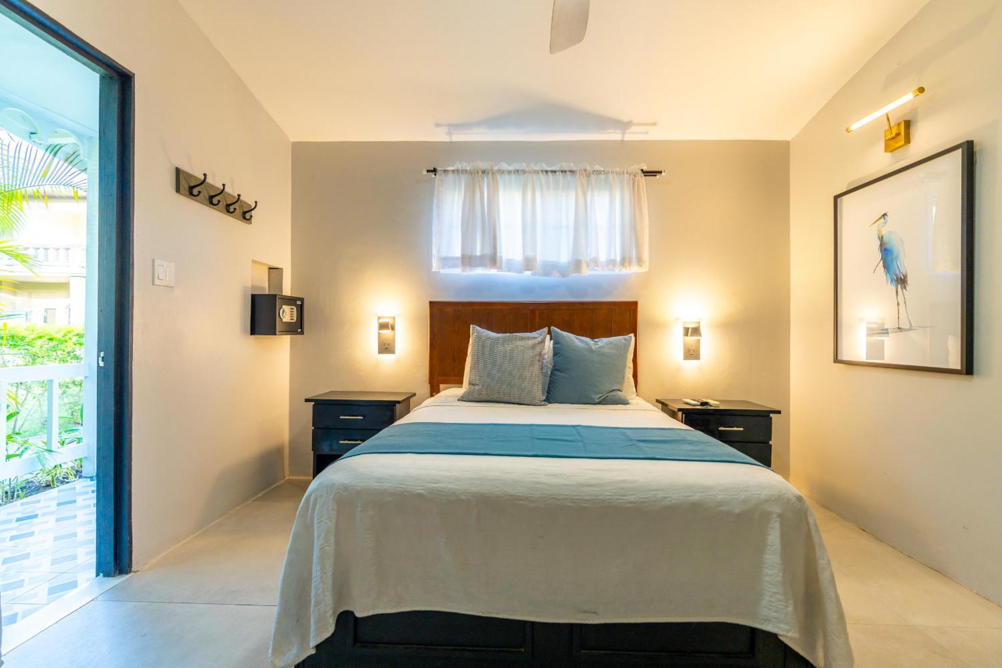 Travellers Beach Resort Negril Bagian luar foto