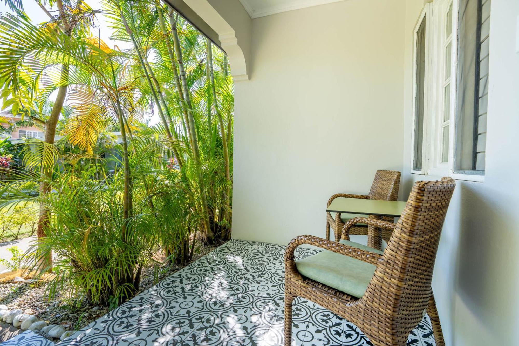 Travellers Beach Resort Negril Bagian luar foto