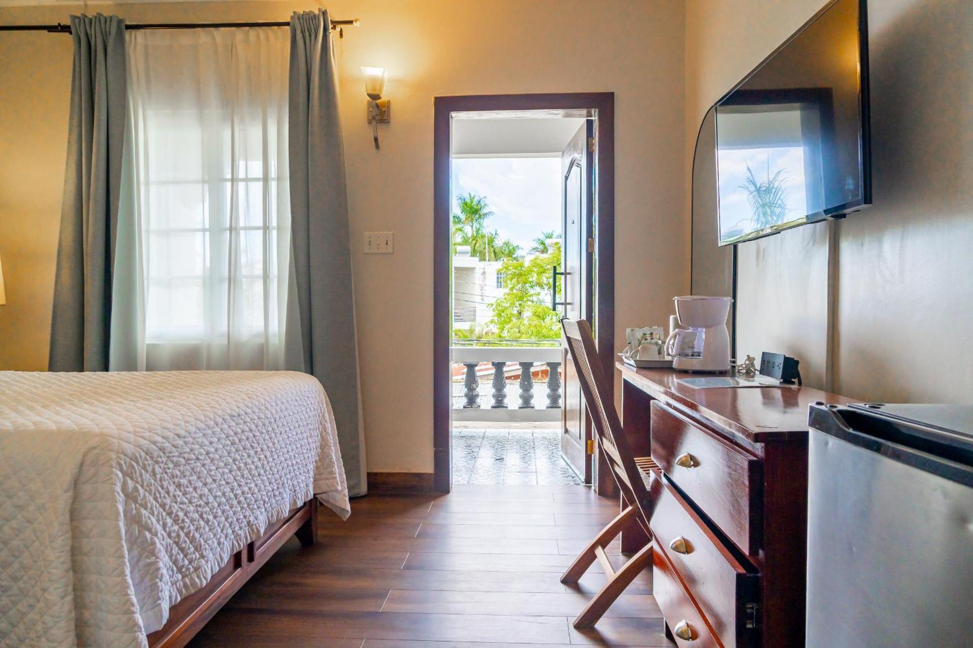 Travellers Beach Resort Negril Bagian luar foto