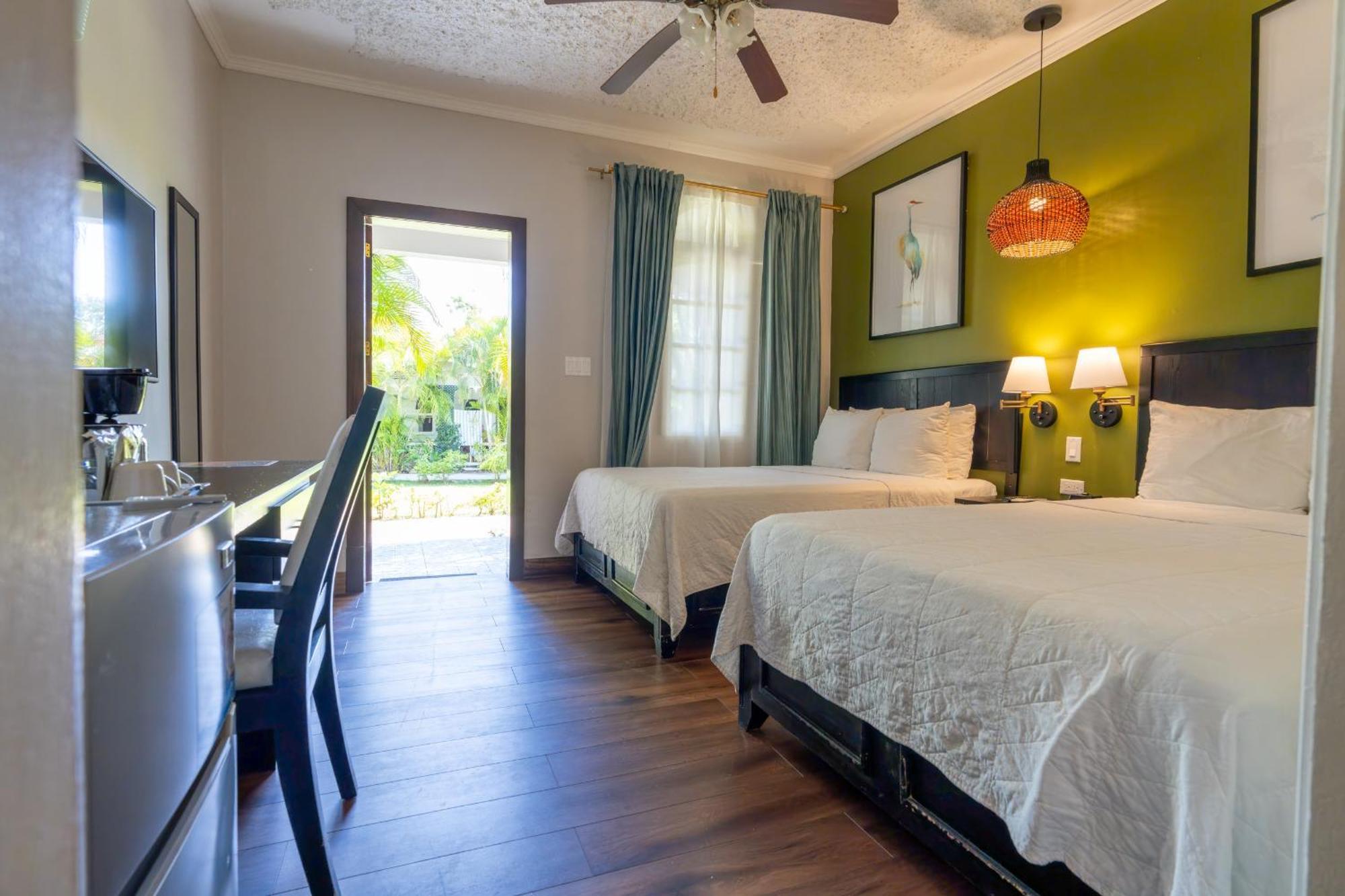 Travellers Beach Resort Negril Bagian luar foto