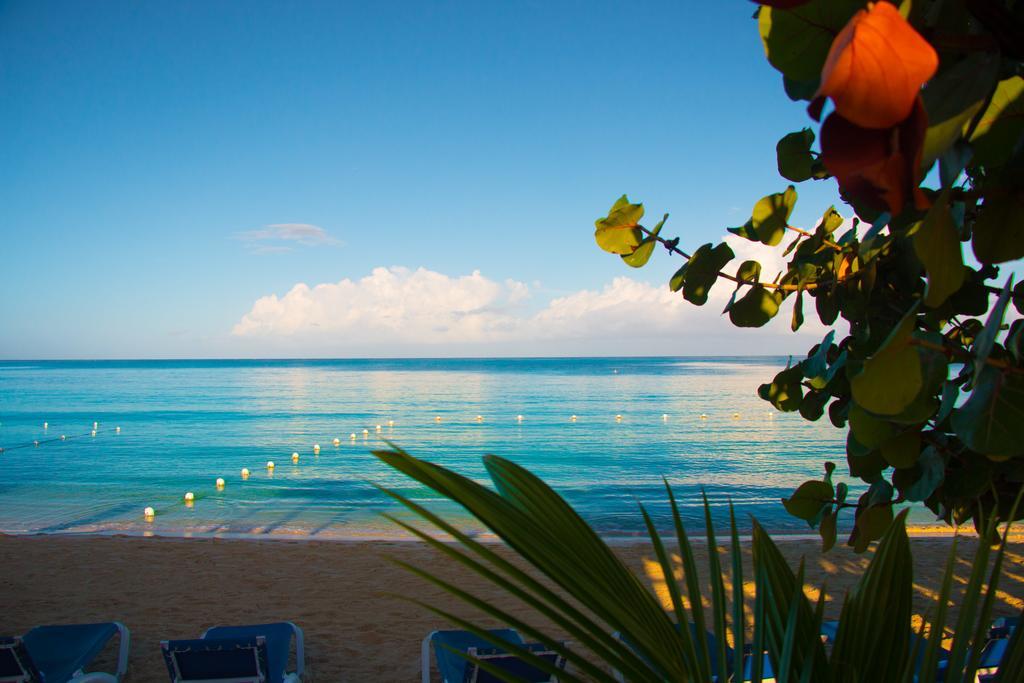 Travellers Beach Resort Negril Bagian luar foto